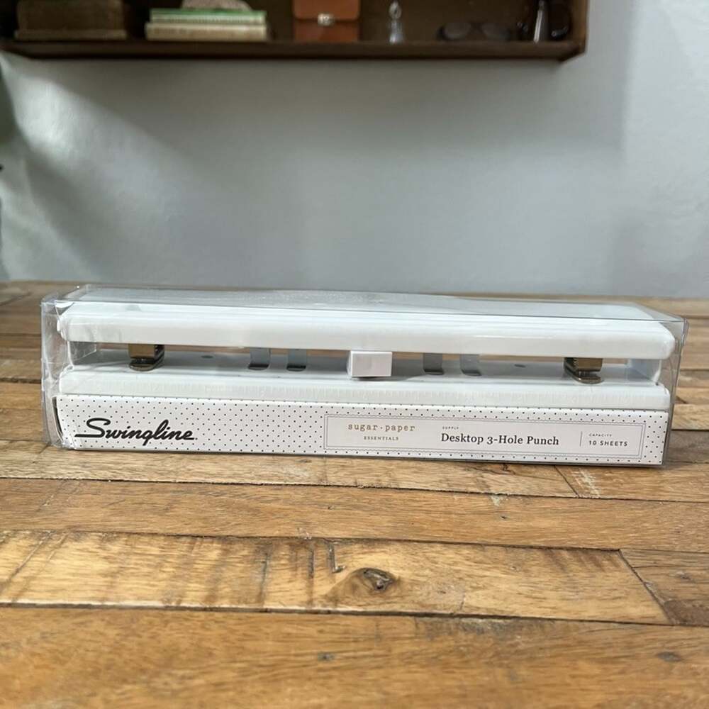 Swingline Sugar Paper Essentials Desktop 3-Hole Punch 10 Sheet Capacity
